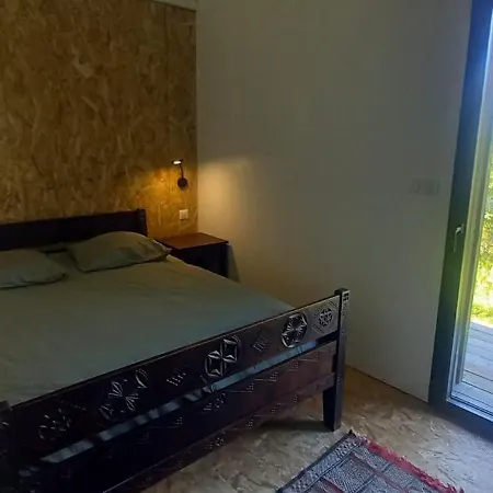 Maison Bord De